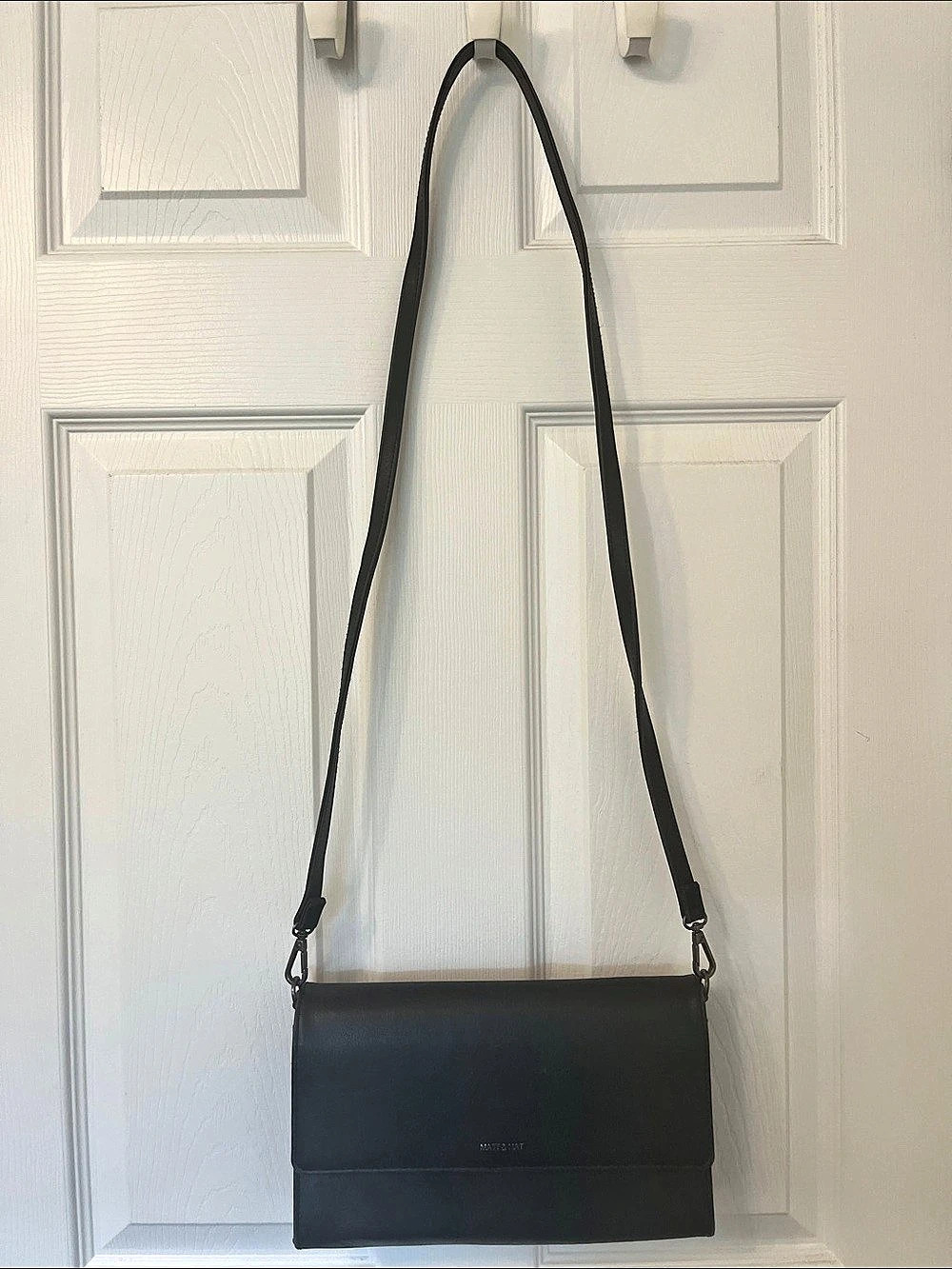 Matt & Nat Black Shoulder Bag